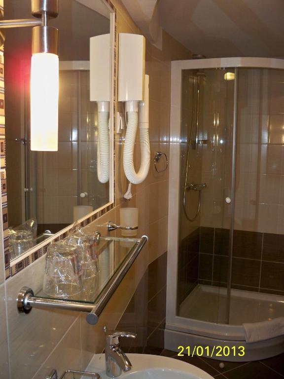 Hotel Carpymore Biograd Na Moru Oda fotoğraf