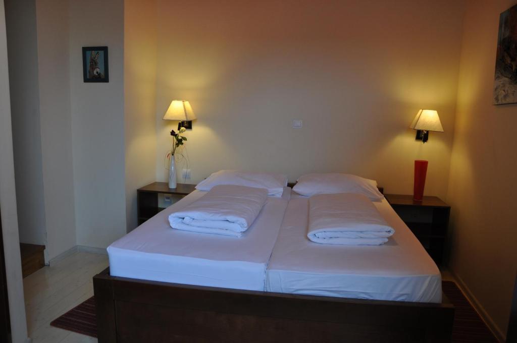 Hotel Carpymore Biograd Na Moru Oda fotoğraf