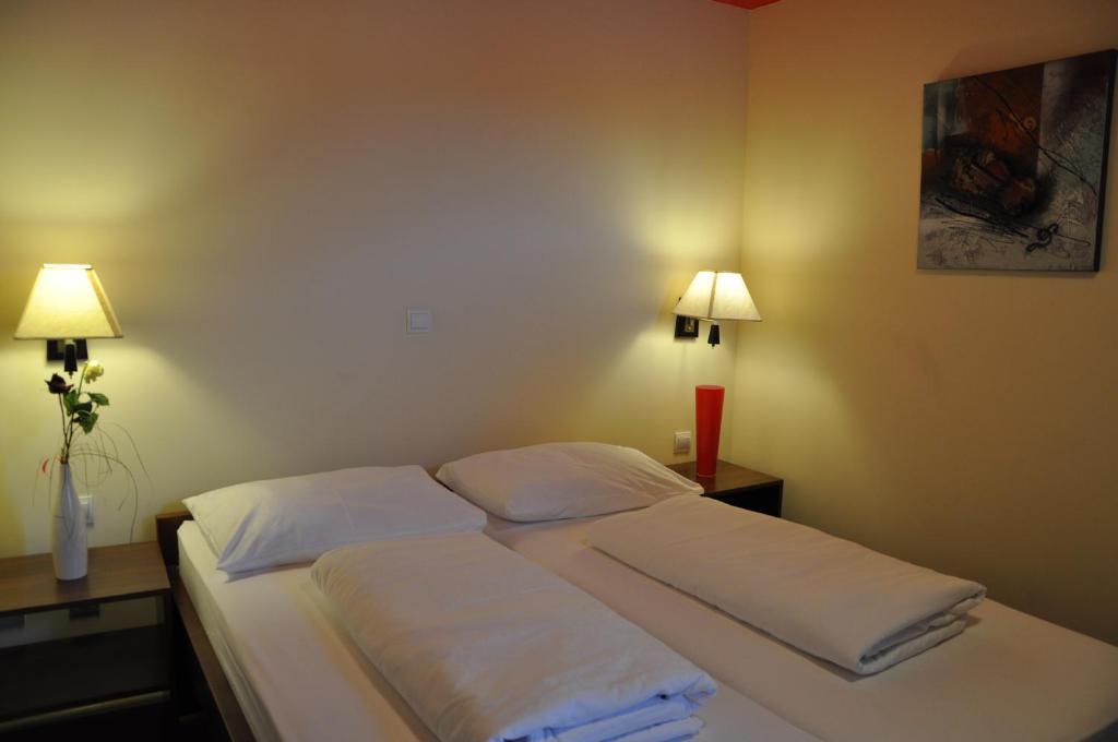 Hotel Carpymore Biograd Na Moru Oda fotoğraf