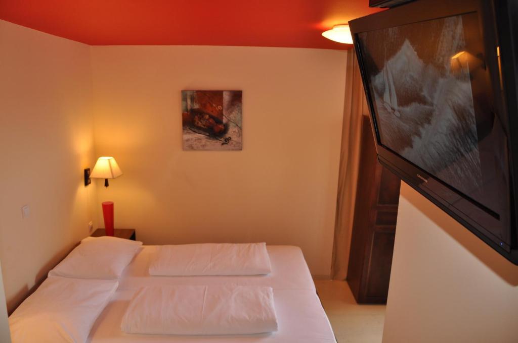 Hotel Carpymore Biograd Na Moru Oda fotoğraf