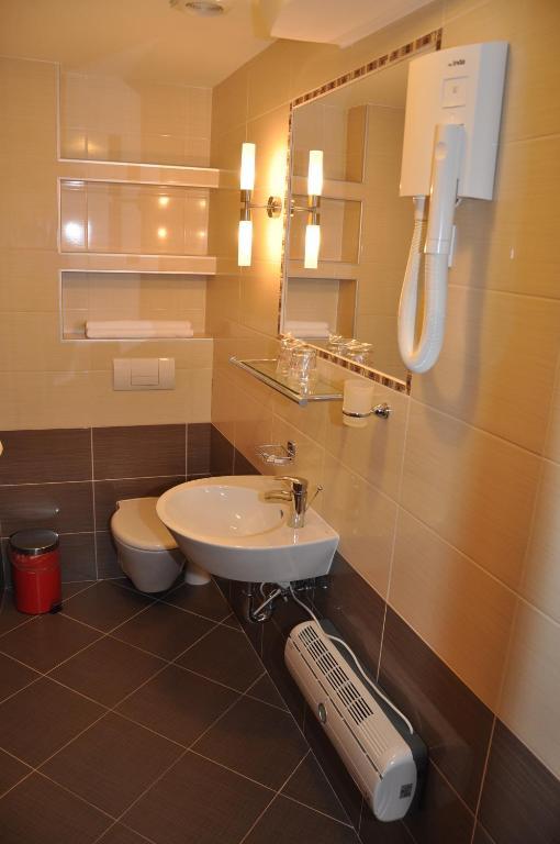 Hotel Carpymore Biograd Na Moru Oda fotoğraf